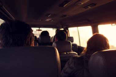 Top 10 avantaje ale transportului organizat pentru evenimente corporate